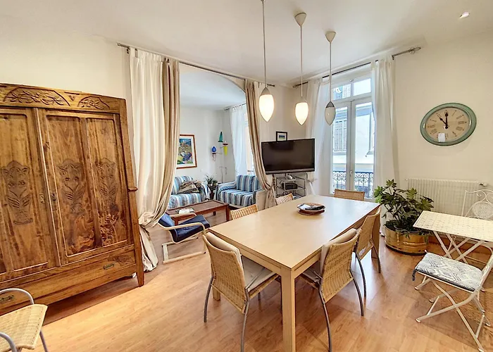 En Centre Ville Magnifique Pied A Terre Ran44